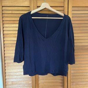 Cropped drop shoulder workout shirt